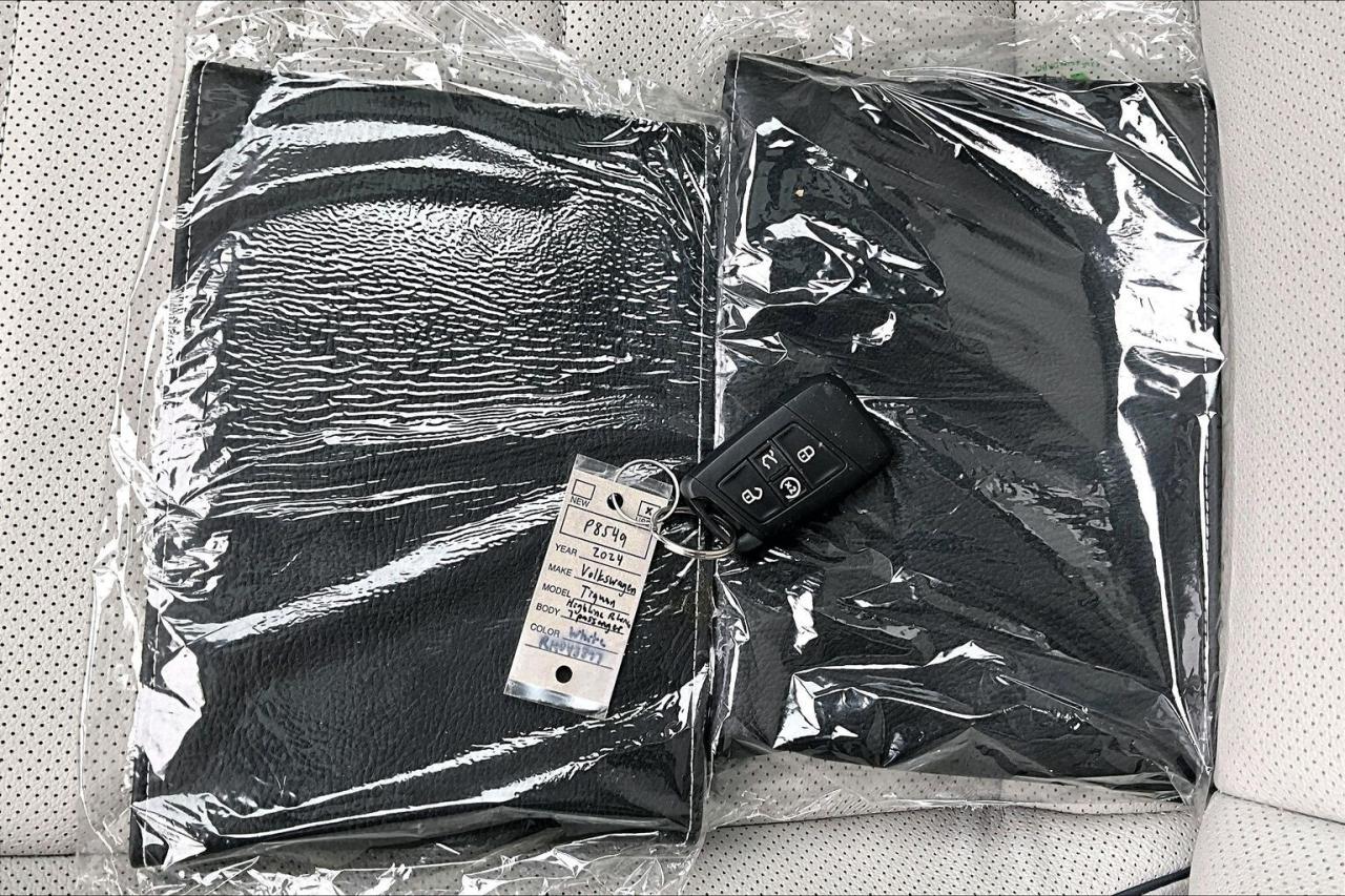 2024 Volkswagen Tiguan Highline R-Line | Vented Leather | Panoroof | AWD Photo