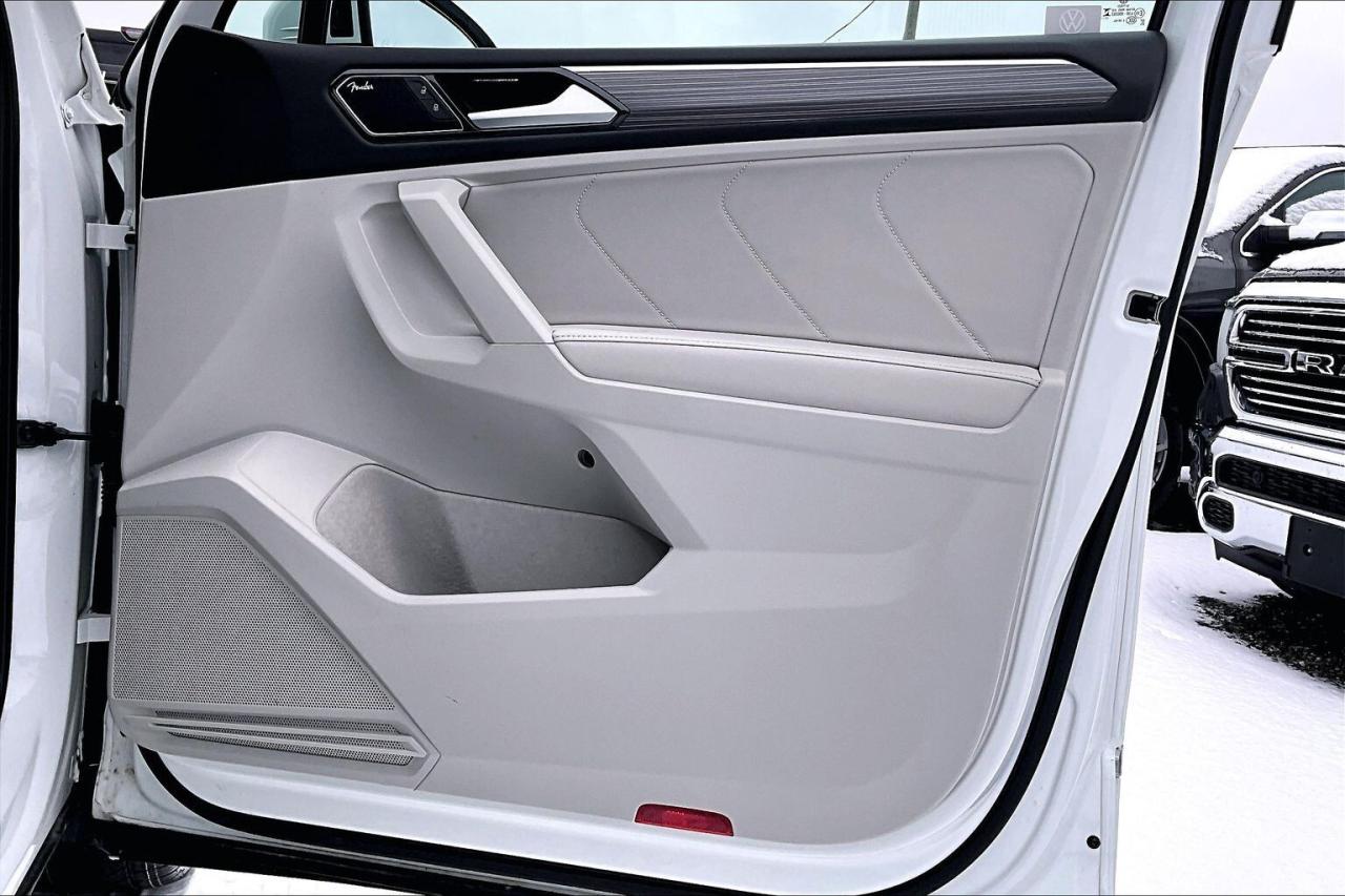 2024 Volkswagen Tiguan Highline R-Line | Vented Leather | Panoroof | AWD Photo