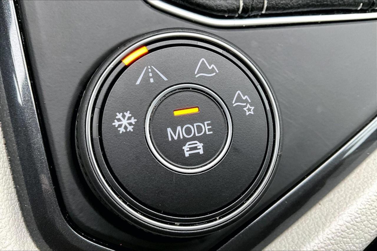 2024 Volkswagen Tiguan Highline R-Line | Vented Leather | Panoroof | AWD Photo