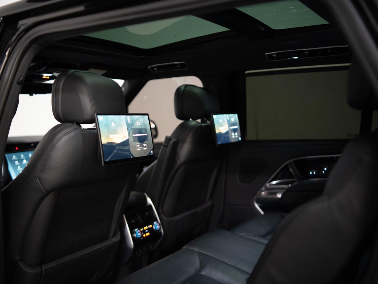 2023 Land Rover Range Rover P530 | LWB | 7 PASS | ENTERTAINMENT PKG | 23 IN Photo