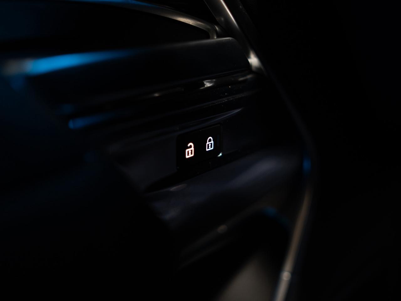 2023 Land Rover Range Rover P530 | LWB | 7 PASS | ENTERTAINMENT PKG | 23 IN Photo