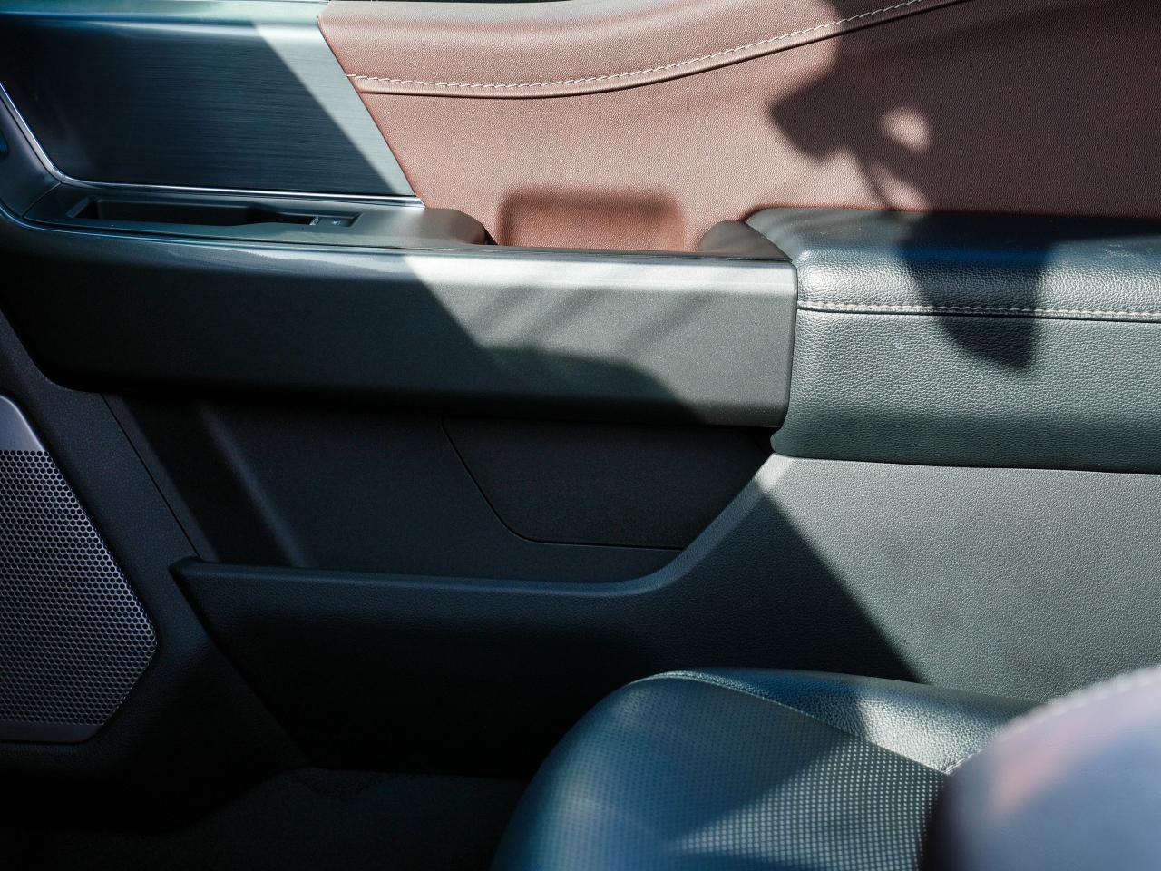 2023 Ford F-150 LEATHER | PANO ROOF | SIDE STEPS | LOW KM Photo