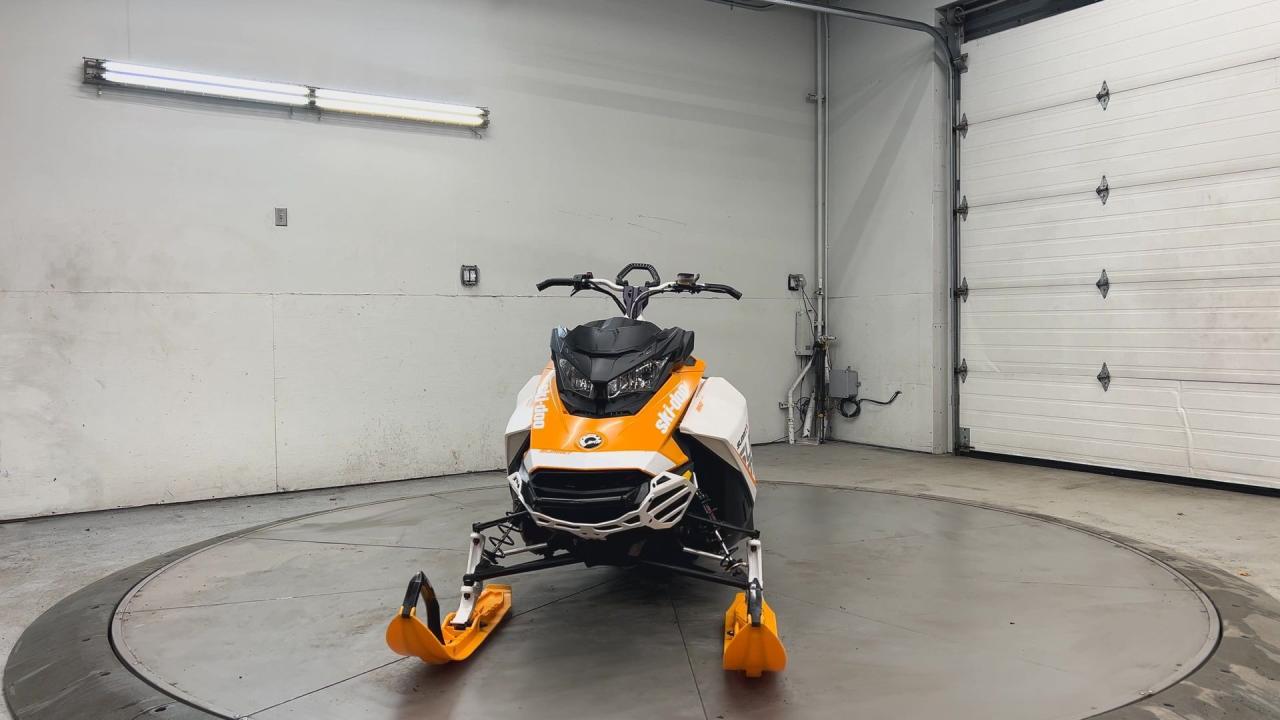 2017 Ski-Doo Summit X HEATED GRIPS |RAS SUSPENSION |BREMBO |165IN TRACK Photo