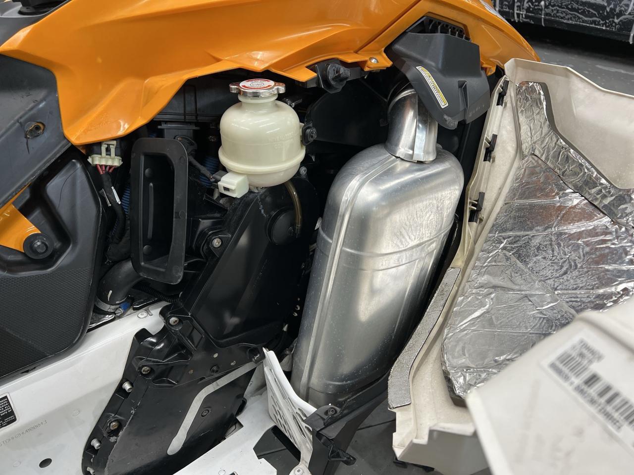 2017 Ski-Doo Summit X HEATED GRIPS |RAS SUSPENSION |BREMBO |165IN TRACK Photo