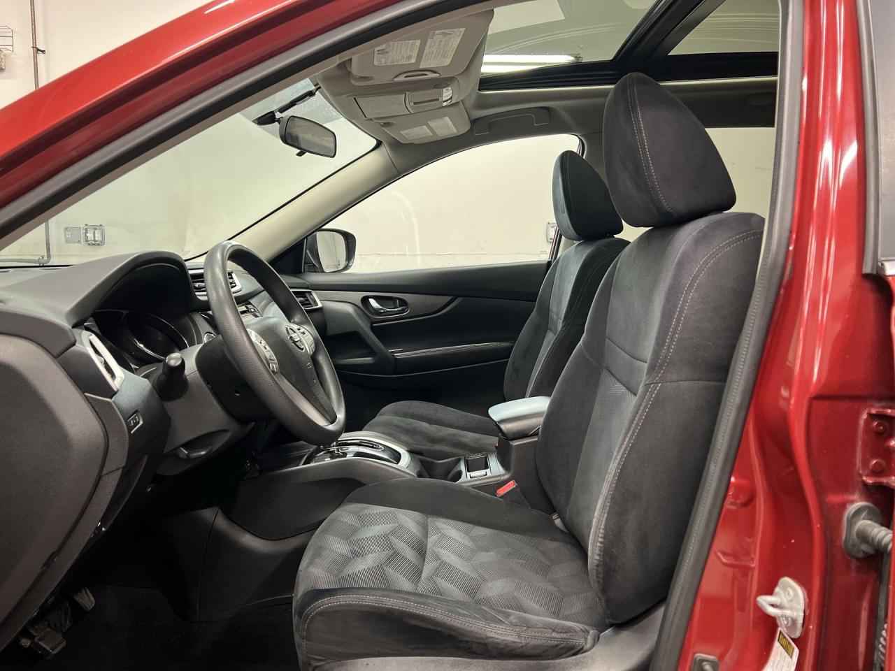 2014 Nissan Rogue SV AWD | PANO ROOF | HTD SEATS | ALLOYS | REAR CAM Photo