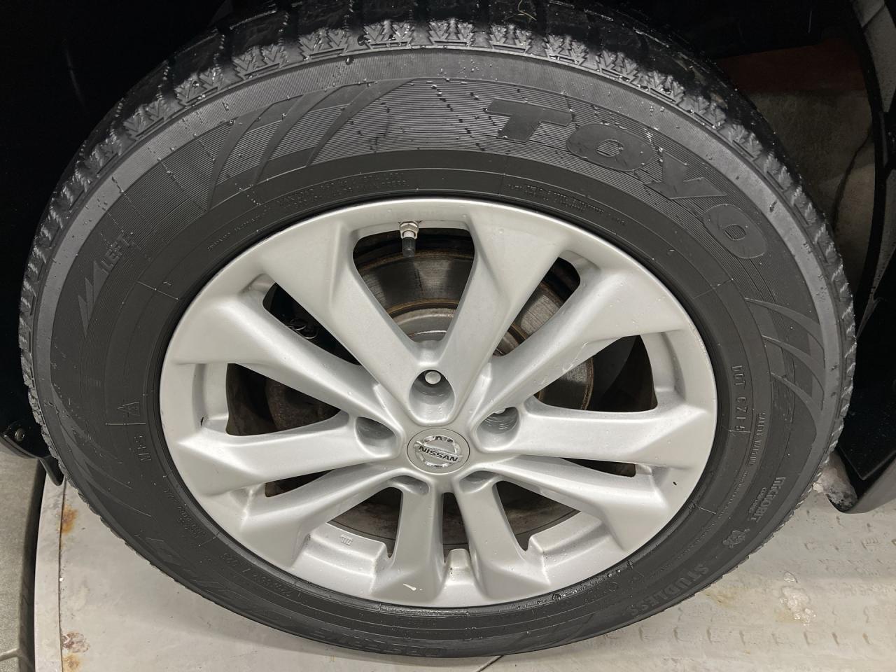 2014 Nissan Rogue SV AWD | PANO ROOF | HTD SEATS | ALLOYS | REAR CAM Photo