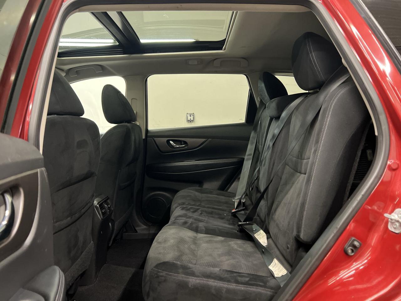 2014 Nissan Rogue SV AWD | PANO ROOF | HTD SEATS | ALLOYS | REAR CAM Photo