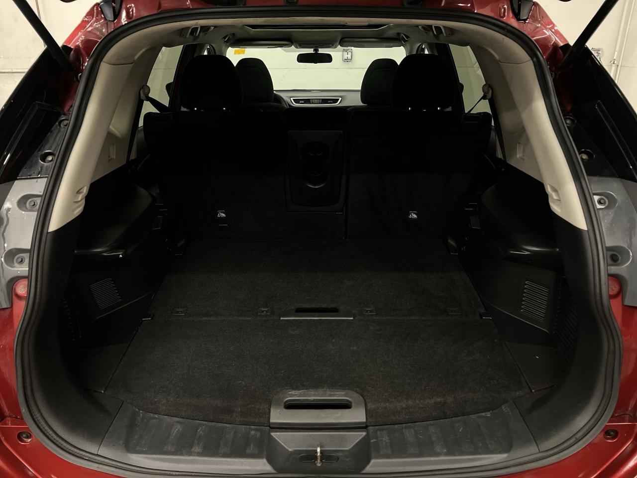 2014 Nissan Rogue SV AWD | PANO ROOF | HTD SEATS | ALLOYS | REAR CAM Photo