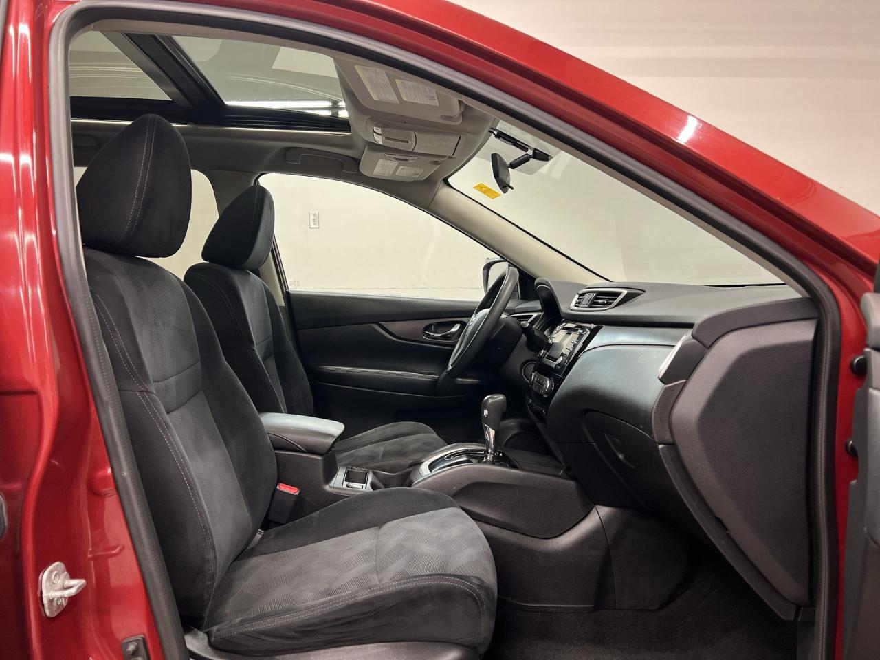 2014 Nissan Rogue SV AWD | PANO ROOF | HTD SEATS | ALLOYS | REAR CAM Photo