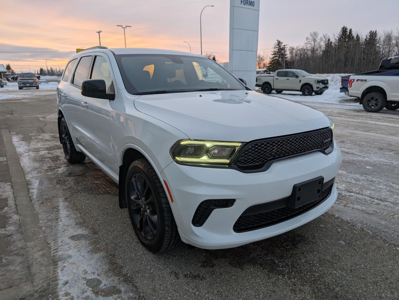 2023 Dodge Durango SXT Photo3