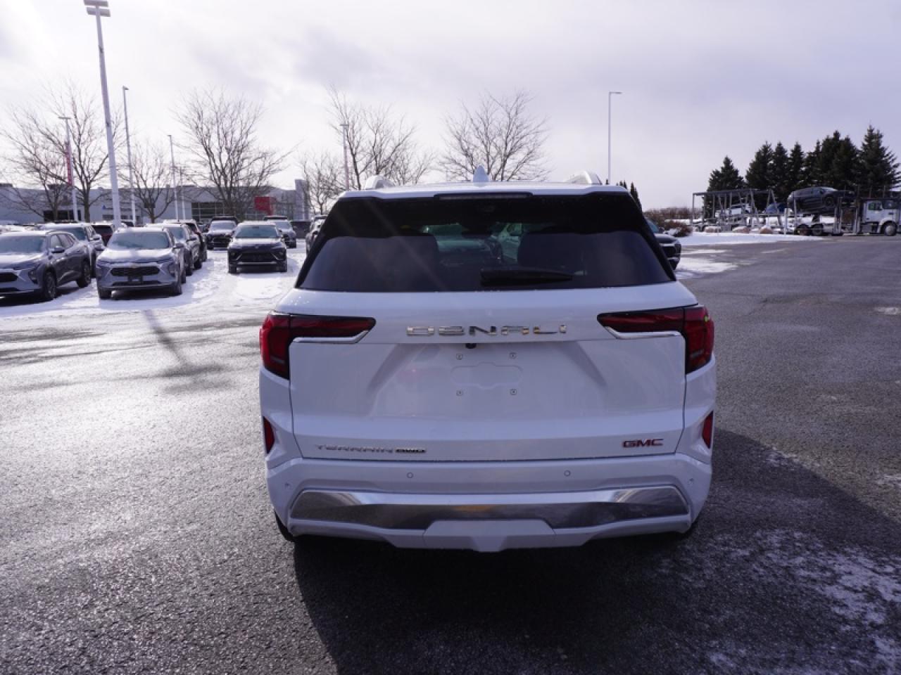 2026 GMC Terrain Denali  - Leather Seats Photo4