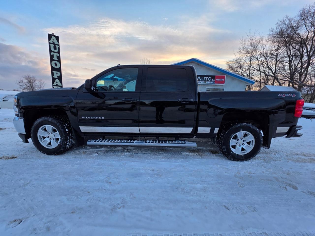 2017 Chevrolet Silverado 1500 LT Photo