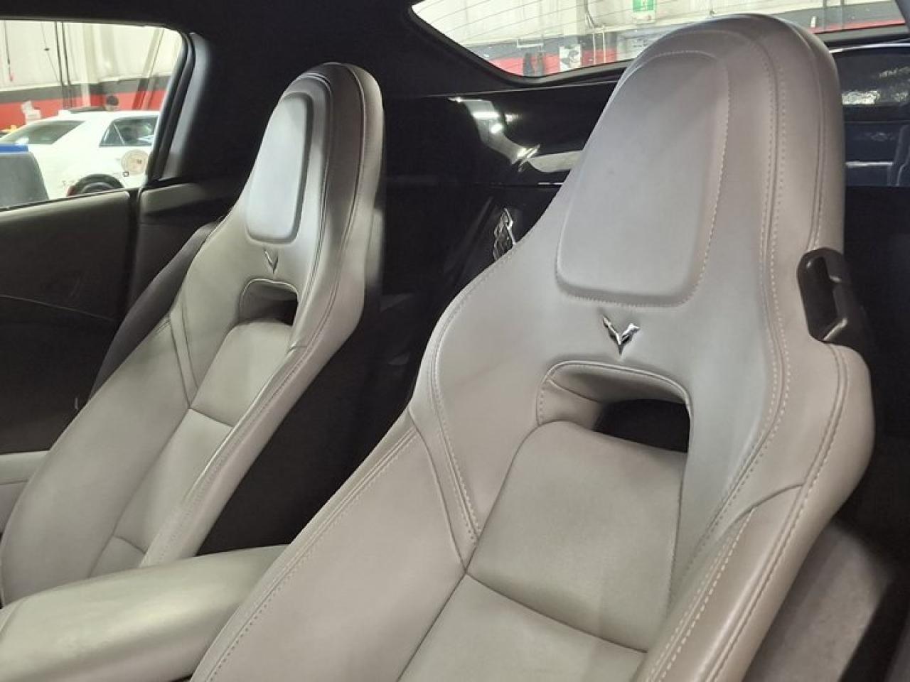 2016 Chevrolet Corvette 2LT | 7-Speed Manual | Cooled + Heated Seats | HUD | Leather | and Much More ! Photo4