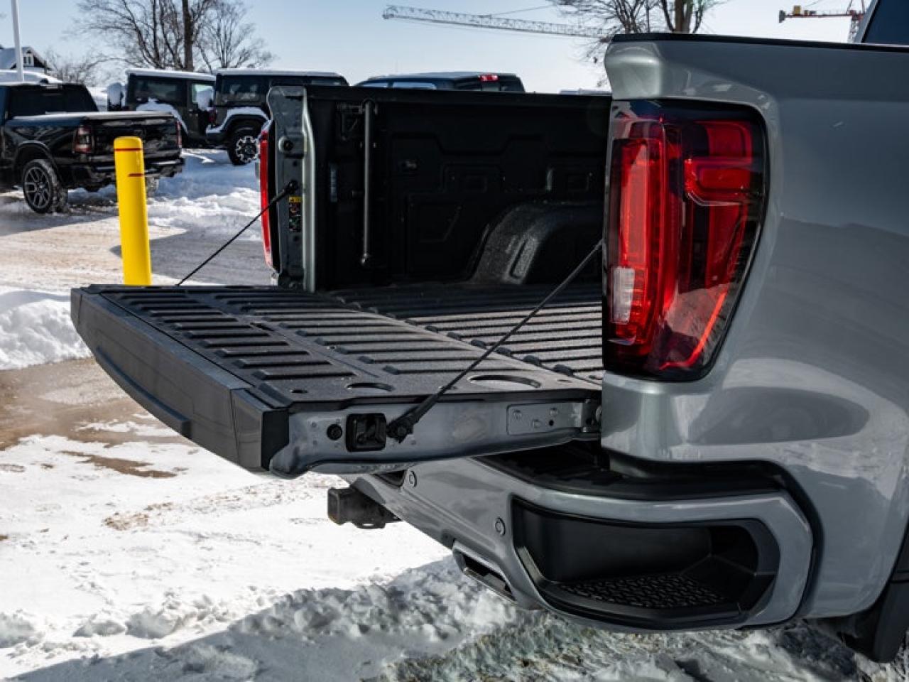 2025 GMC Sierra 1500 AT4 Photo