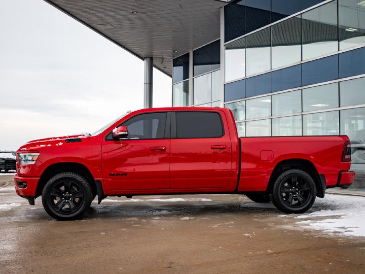 2022 RAM 1500 SPORT Photo4