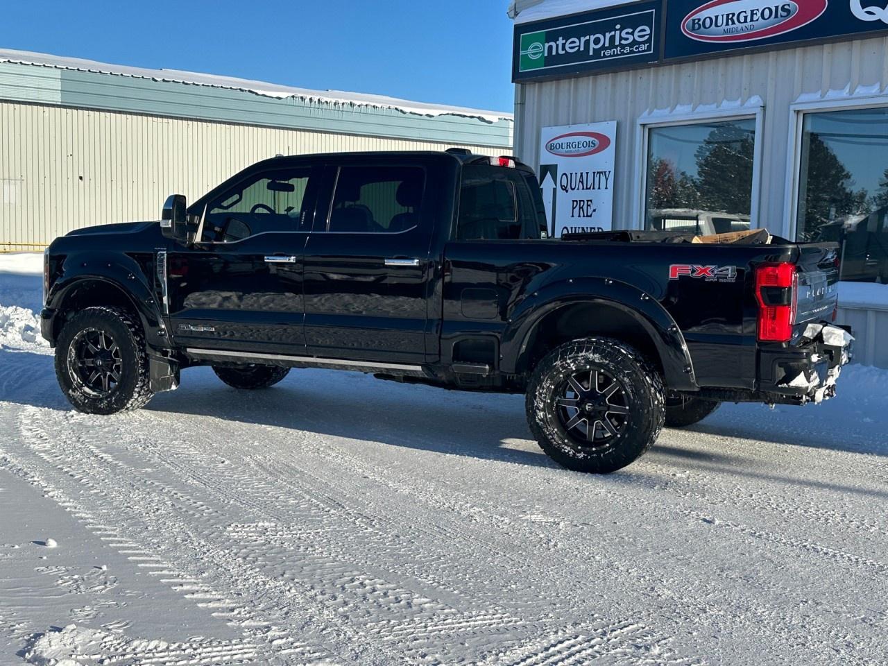2023 Ford F-250 Super Duty SRW PLATINUM 4WD CREW CAB 6.75' BOX Photo