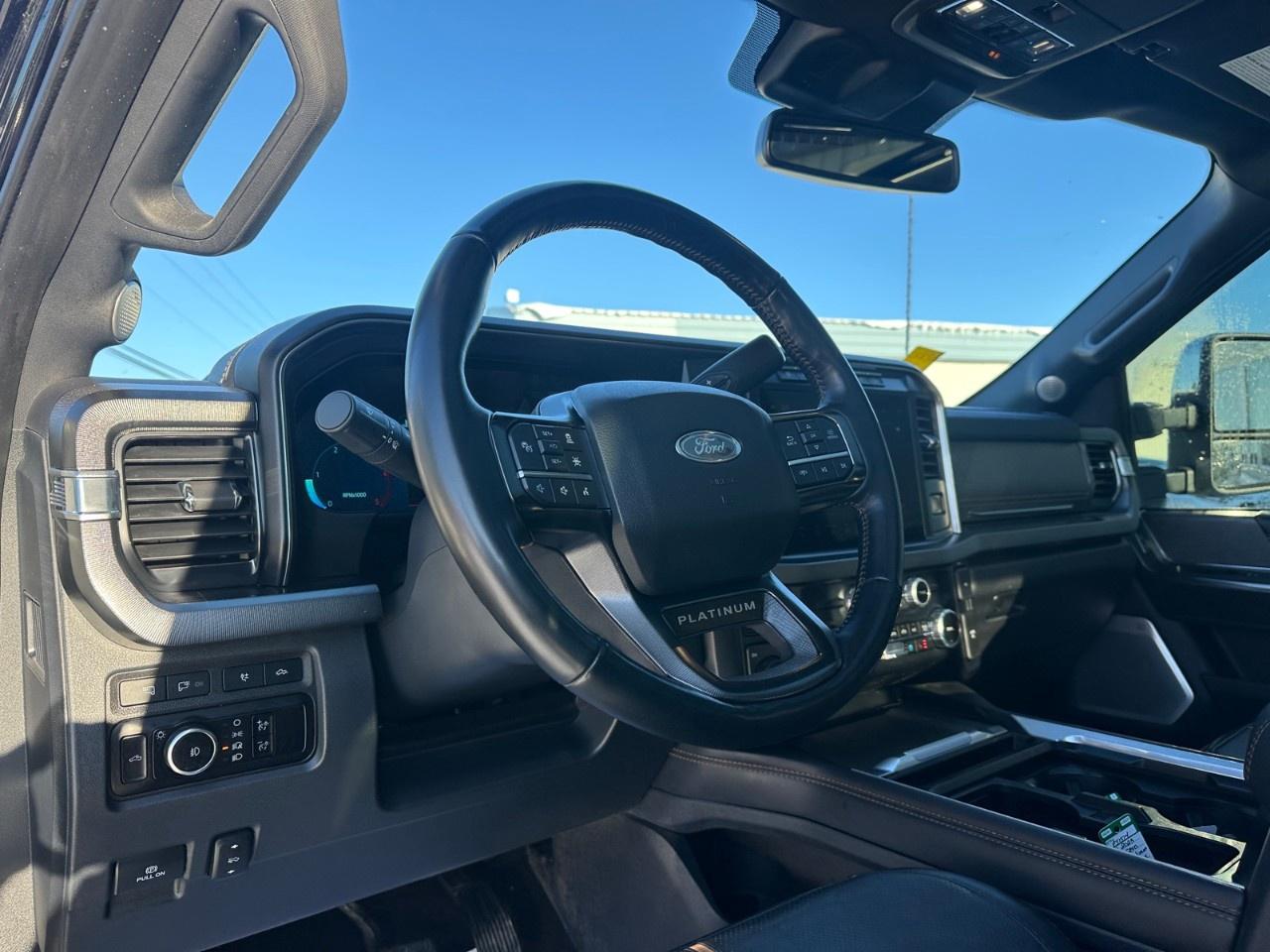 2023 Ford F-250 Super Duty SRW PLATINUM 4WD CREW CAB 6.75' BOX Photo