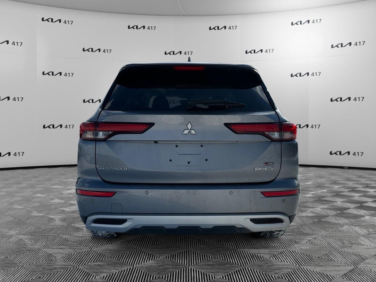 2023 Mitsubishi Outlander Phev SEL S-AWC Photo3