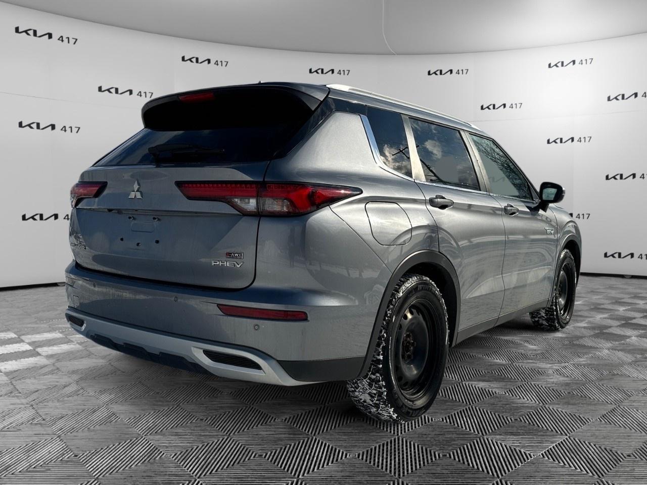 2023 Mitsubishi Outlander Phev SEL S-AWC Photo4