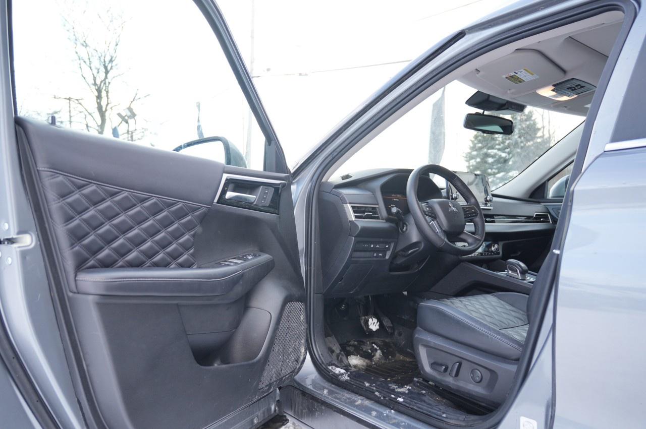 2023 Mitsubishi Outlander Phev SEL S-AWC Photo