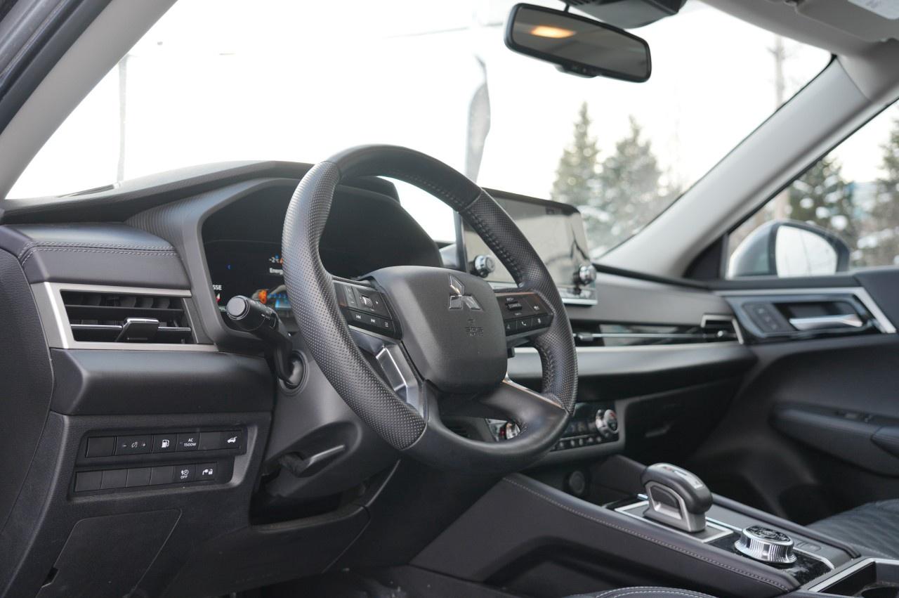 2023 Mitsubishi Outlander Phev SEL S-AWC Photo