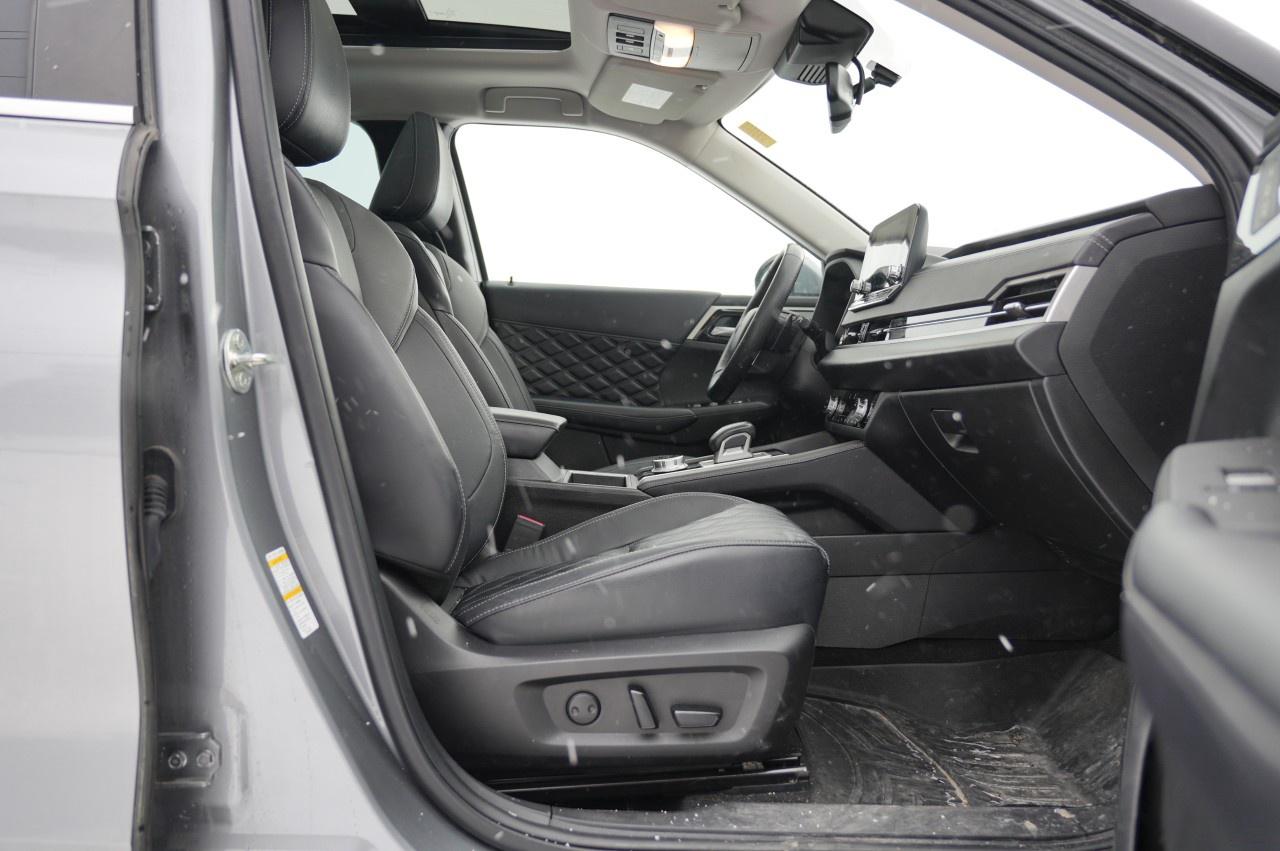 2023 Mitsubishi Outlander Phev SEL S-AWC Photo