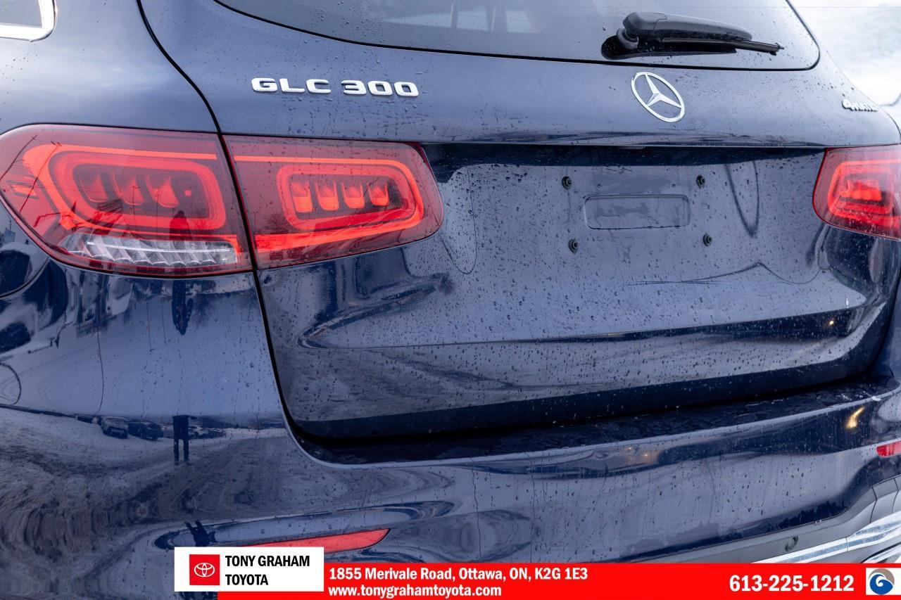 2021 Mercedes GLC 300 Photo