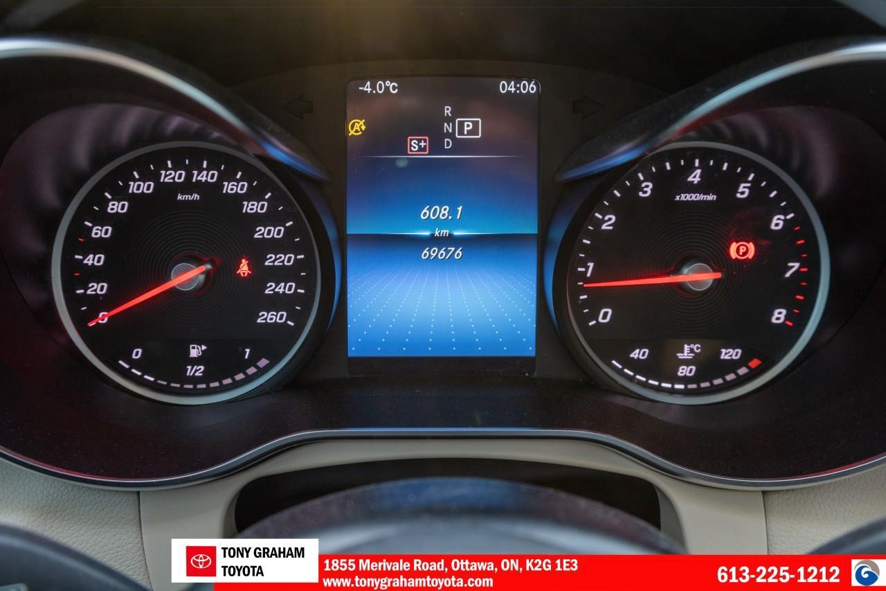 2021 Mercedes GLC 300 Photo