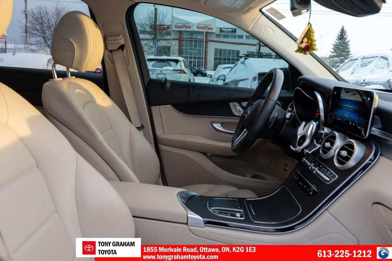 2021 Mercedes GLC 300 Photo