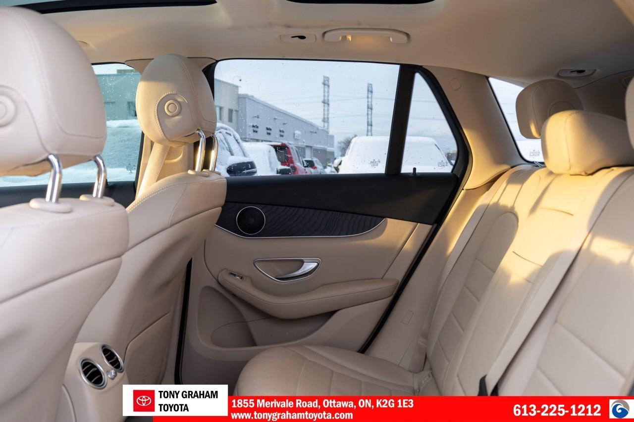 2021 Mercedes GLC 300 Photo