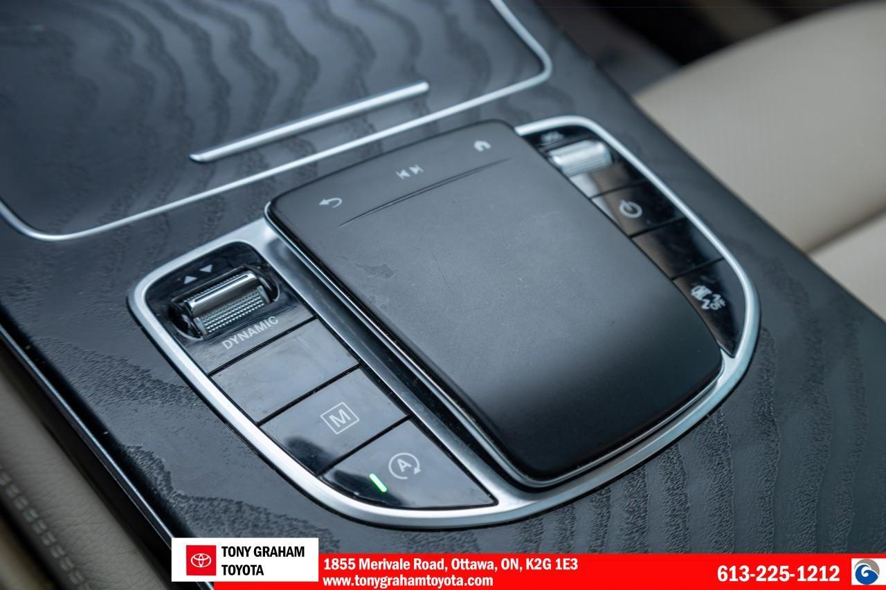 2021 Mercedes GLC 300 Photo