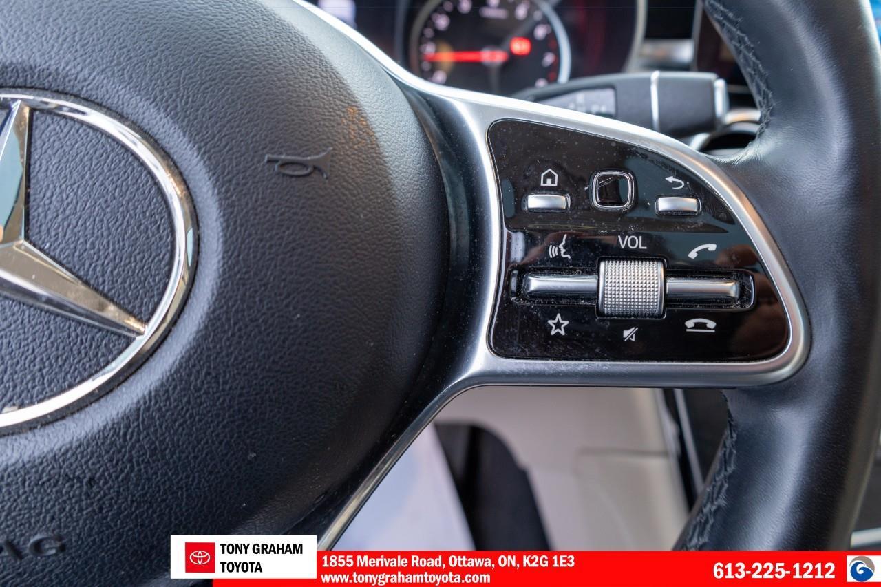 2021 Mercedes GLC 300 Photo