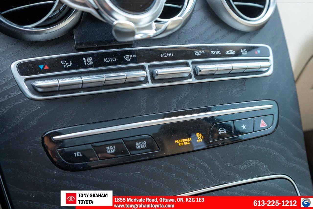 2021 Mercedes GLC 300 Photo