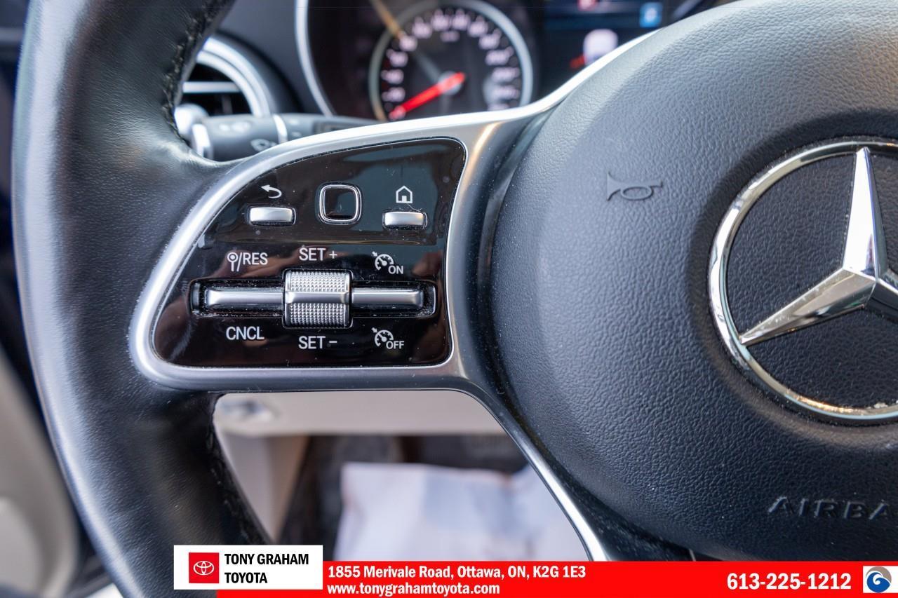 2021 Mercedes GLC 300 Photo