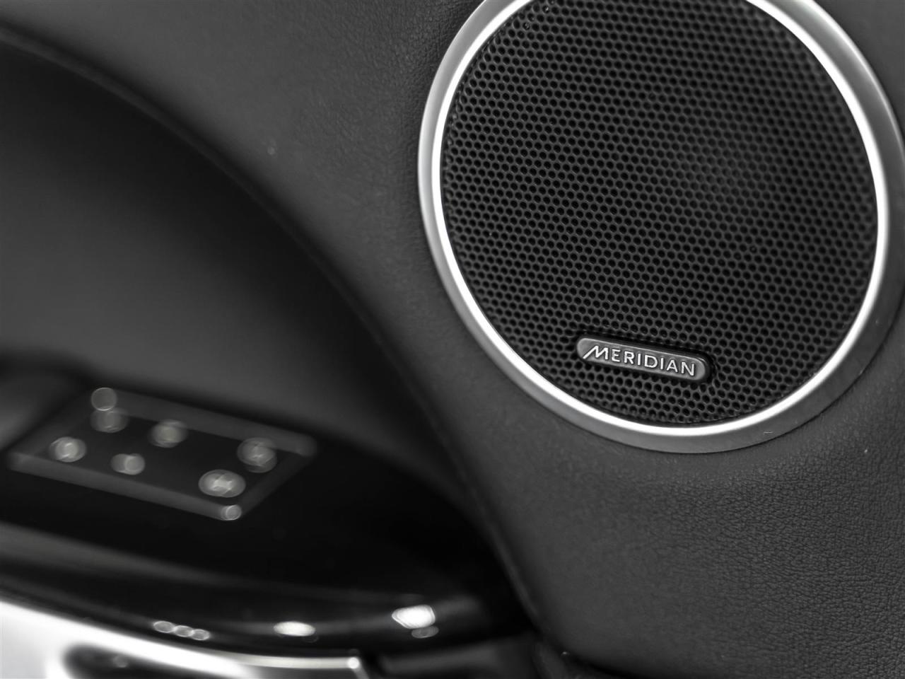 2017 Land Rover Range Rover SC|V8 SUPERCHARGED|LOW KM'S|PARK ASSIST|ACCIDENT FREE Photo