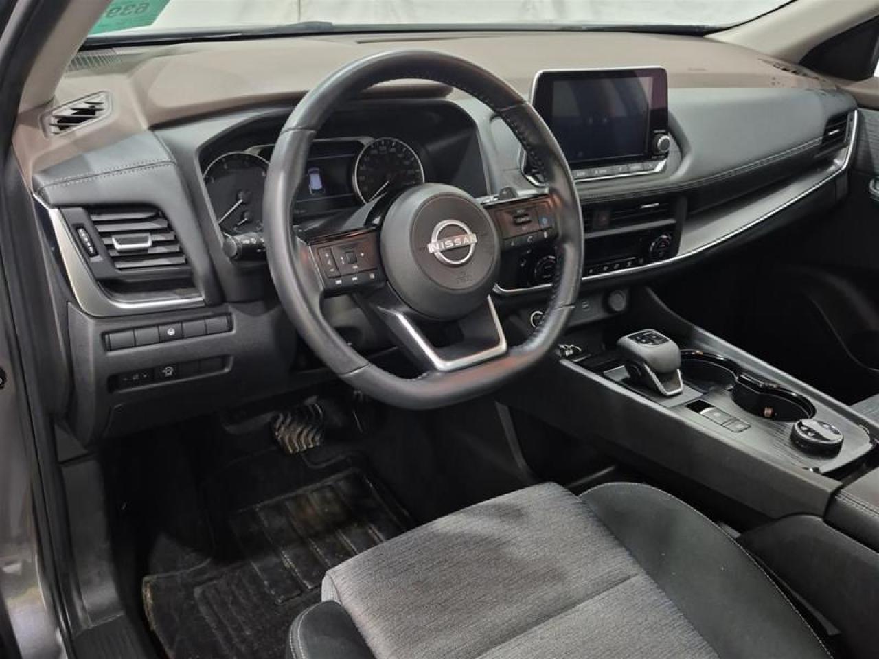 2023 Nissan Rogue SV AWD CVT (2) Photo