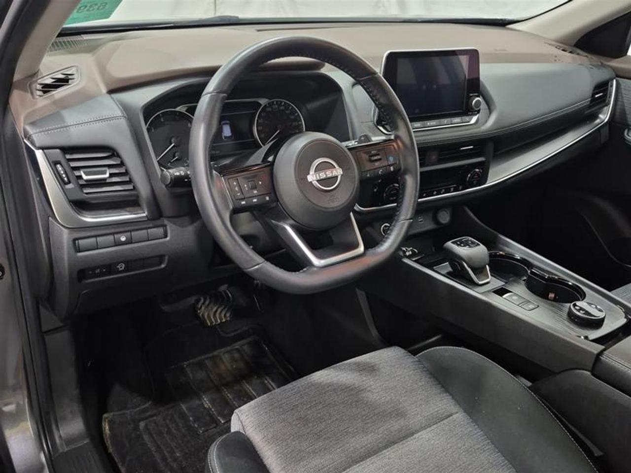 2023 Nissan Rogue SV AWD CVT (2) Photo