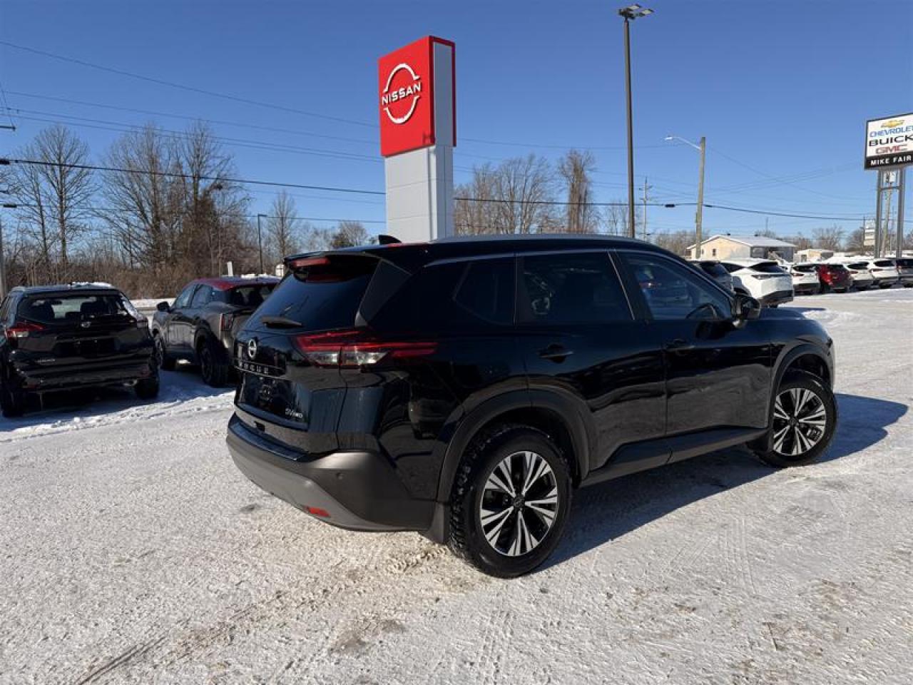 2023 Nissan Rogue SV AWD CVT (2) Photo4