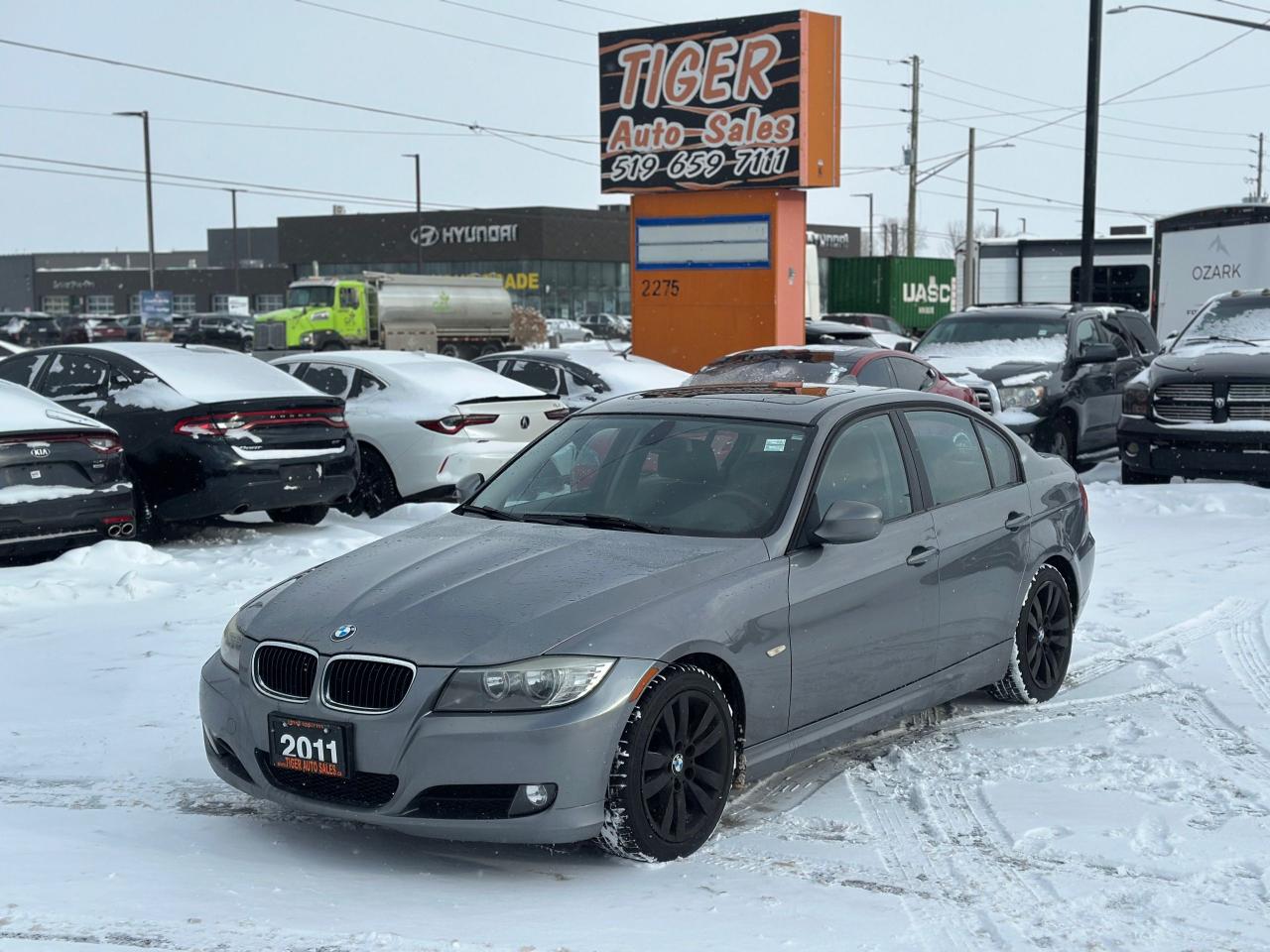 Used 2011 BMW 3 Series 323i for sale in London, ON