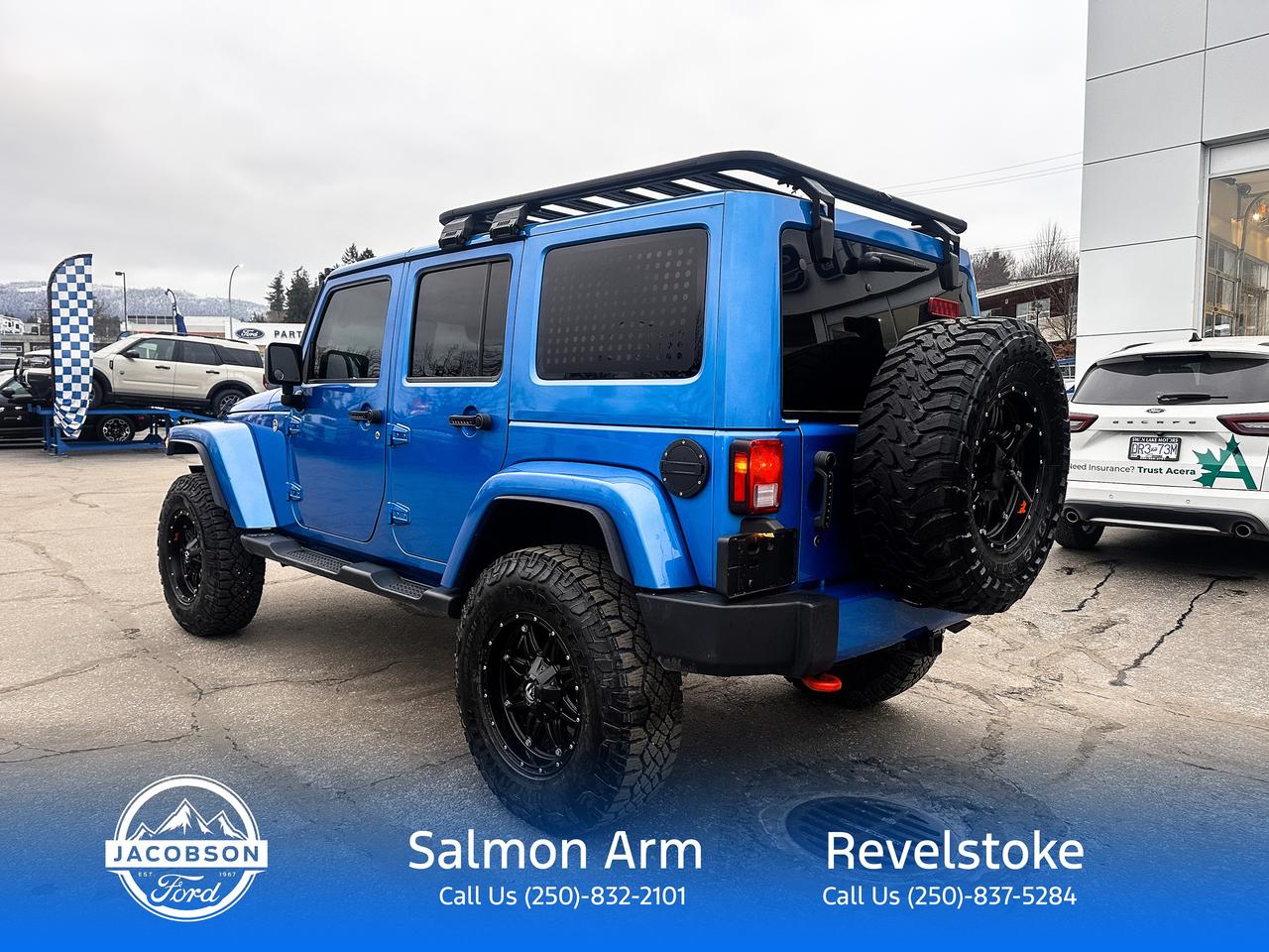 2016 Jeep Wrangler Unlimited Sahara Photo3