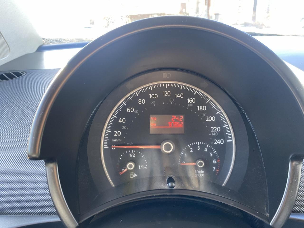 2008 Volkswagen New Beetle Low KM/Gas Saver/Leather/Sunroof/Htd Seats Photo