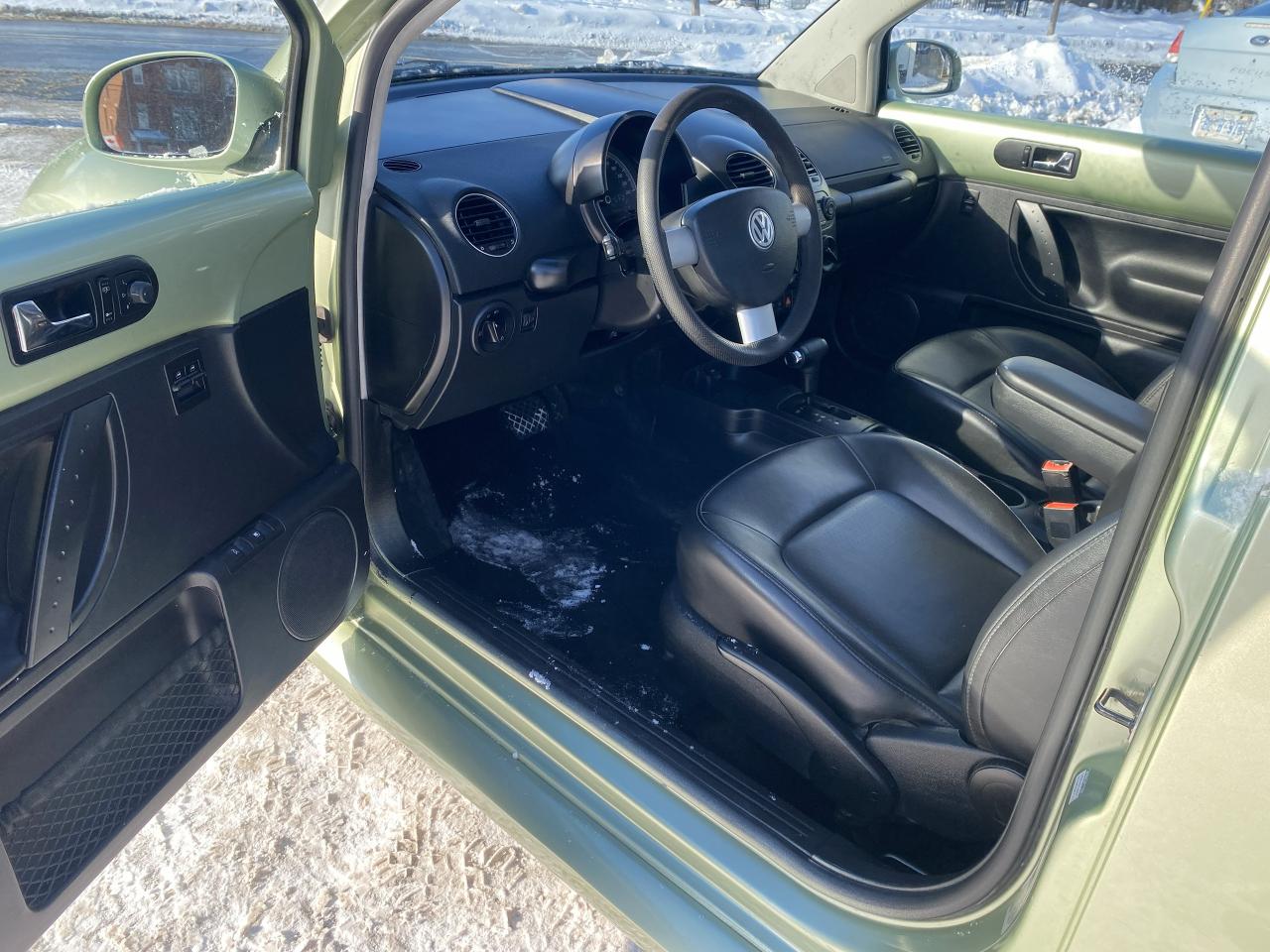 2008 Volkswagen New Beetle Low KM/Gas Saver/Leather/Sunroof/Htd Seats Photo