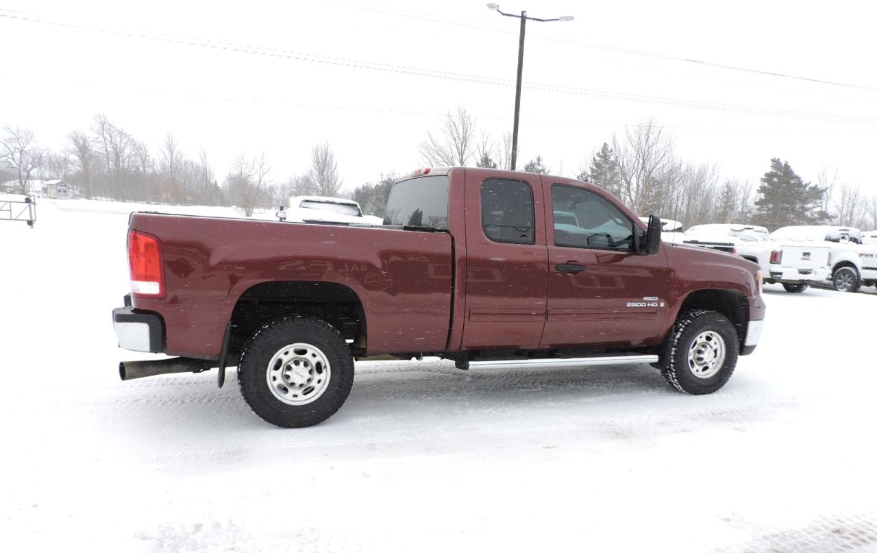 2008 GMC Sierra 2500 SLE Diesel RWD Well Oiled New Tires Only 165000 KM Photo4