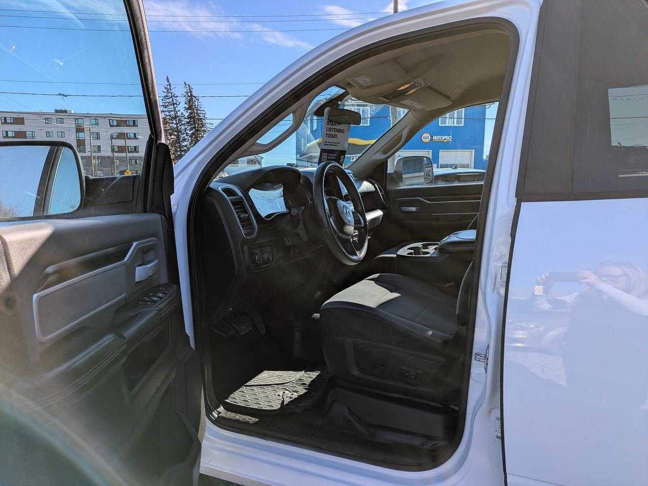 2019 RAM 3500 Big Horn 4x4 Crew Cab 8' Box Photo