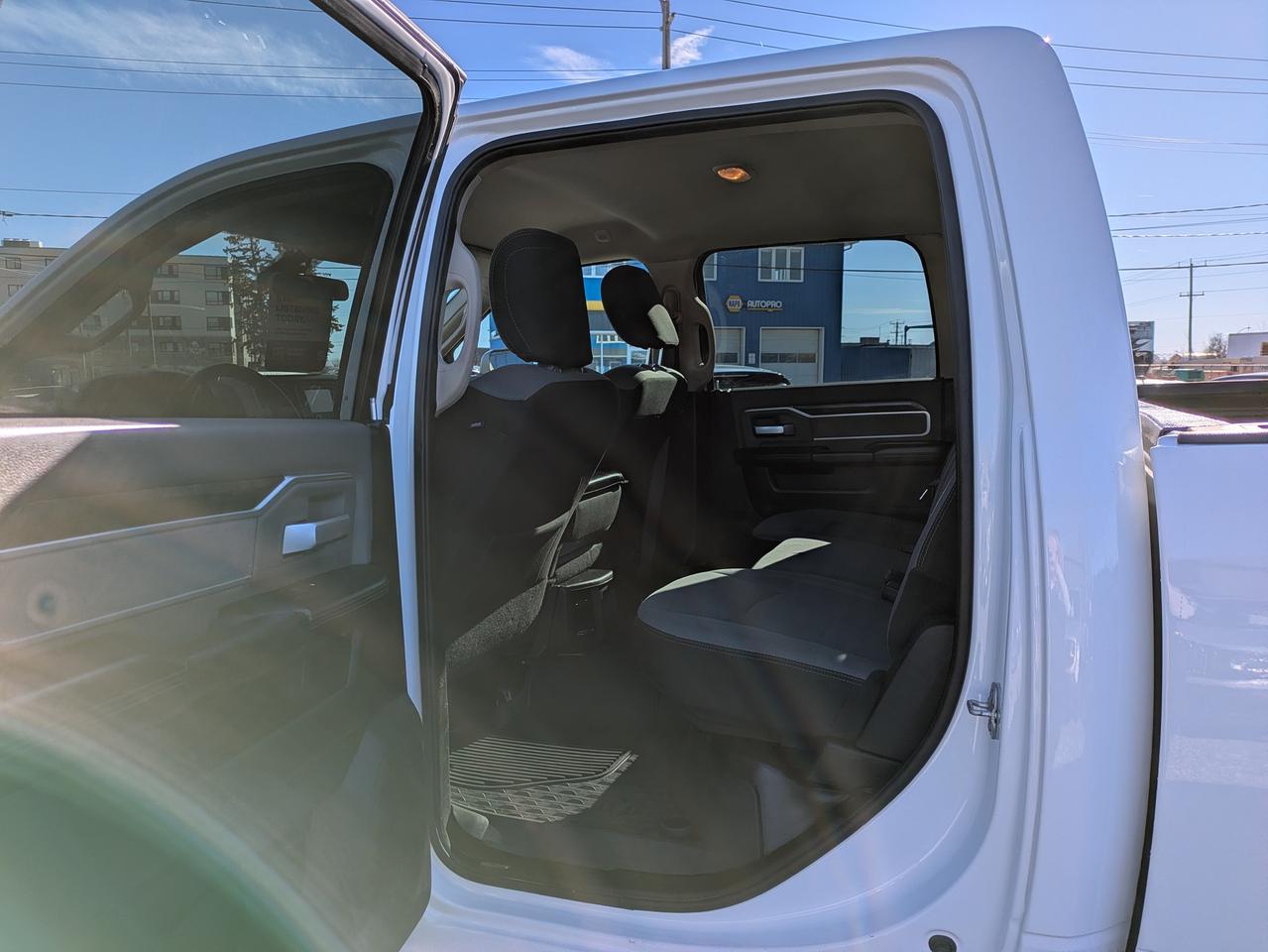 2019 RAM 3500 Big Horn 4x4 Crew Cab 8' Box Photo