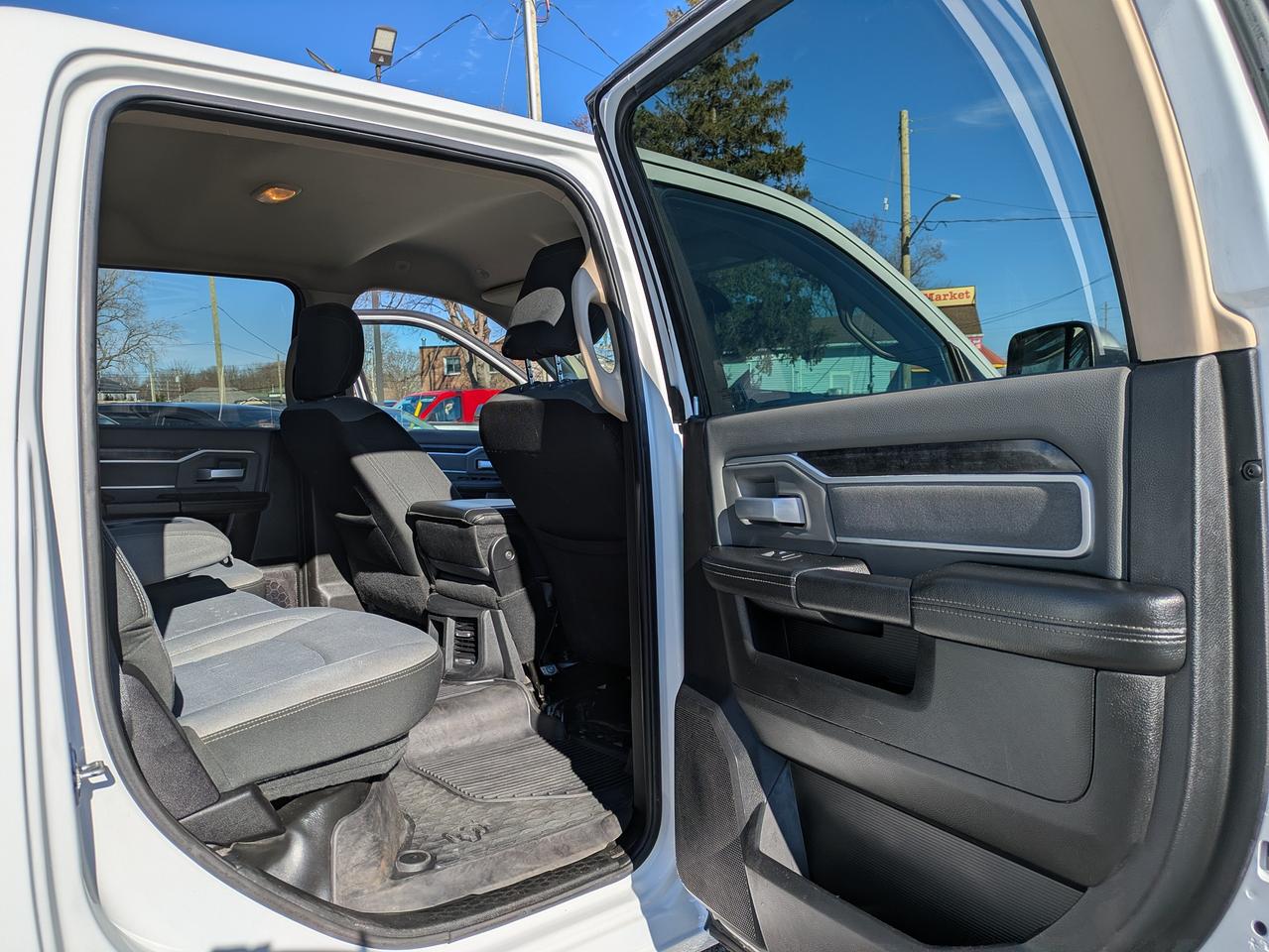 2019 RAM 3500 Big Horn 4x4 Crew Cab 8' Box Photo