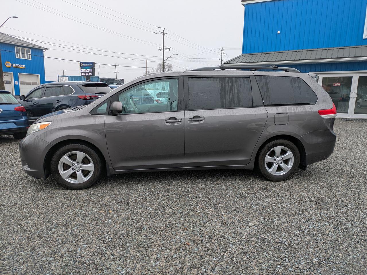 2014 Toyota Sienna 5DR LE 8-PASS FWD Photo