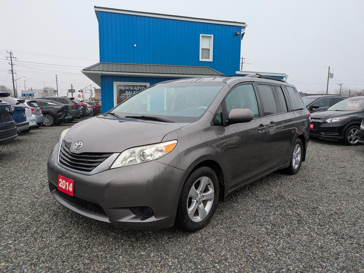 2014 Toyota Sienna 5DR LE 8-PASS FWD - Photo #1