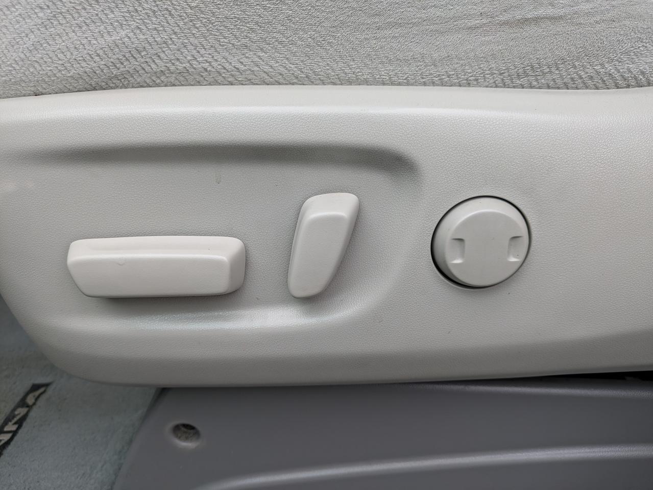 2014 Toyota Sienna 5DR LE 8-PASS FWD Photo