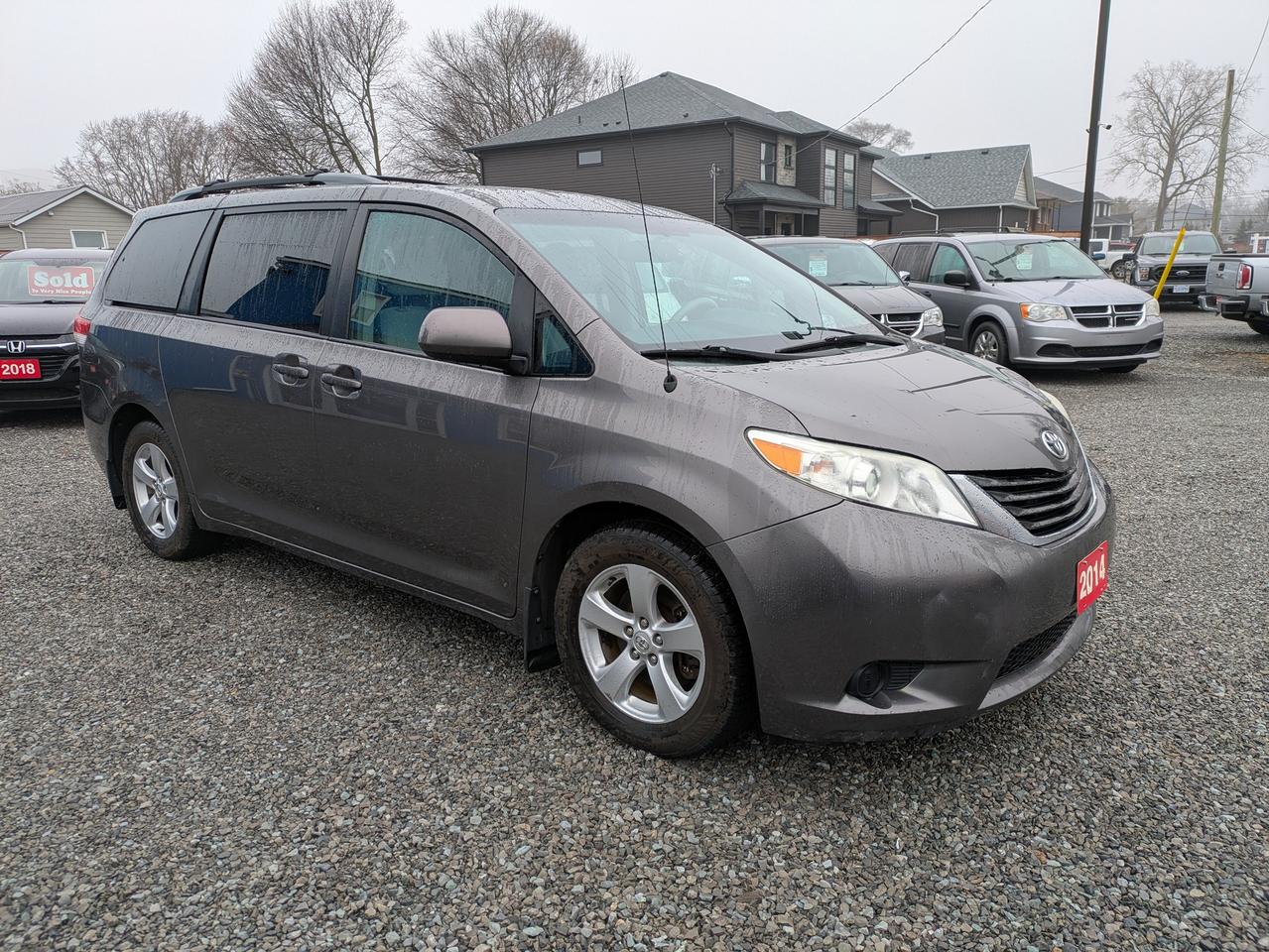 2014 Toyota Sienna 5DR LE 8-PASS FWD Photo